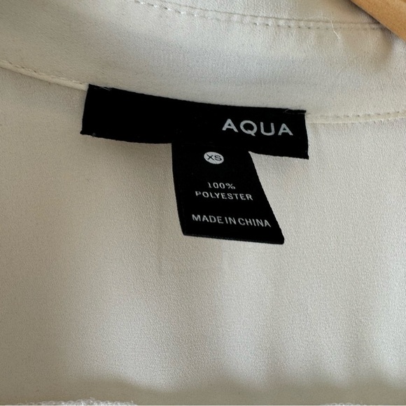 Aqua stud collar button up sleeveless top - Picture 2 of 3